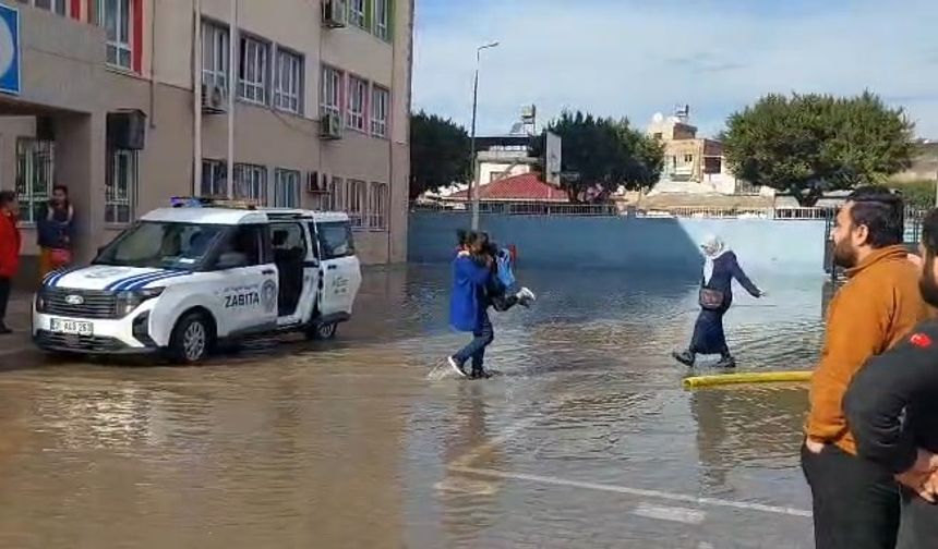 Öğrenciler Zabıta Aracıyla Tahliye Edildi!
