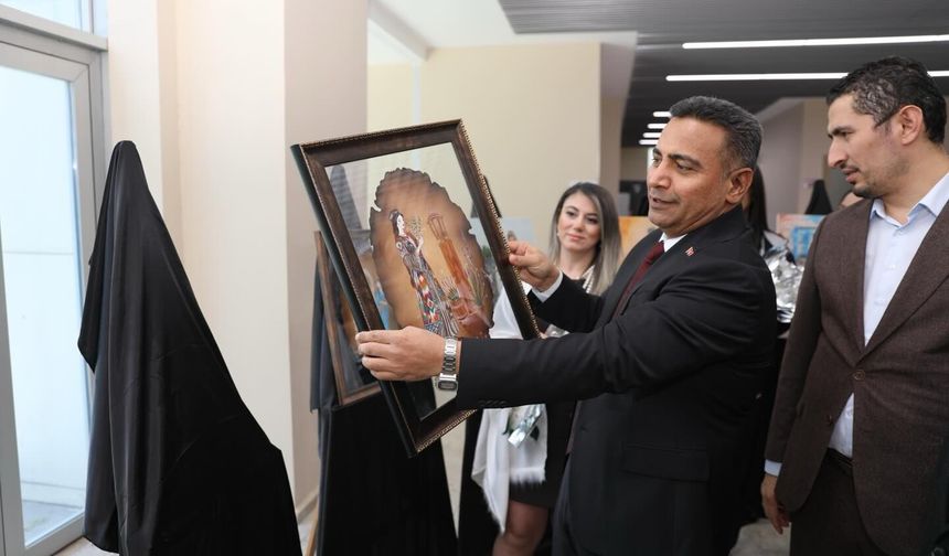 İSTE’de “Zarafetin İzleri: Minyatürde Kadın” Sergisi