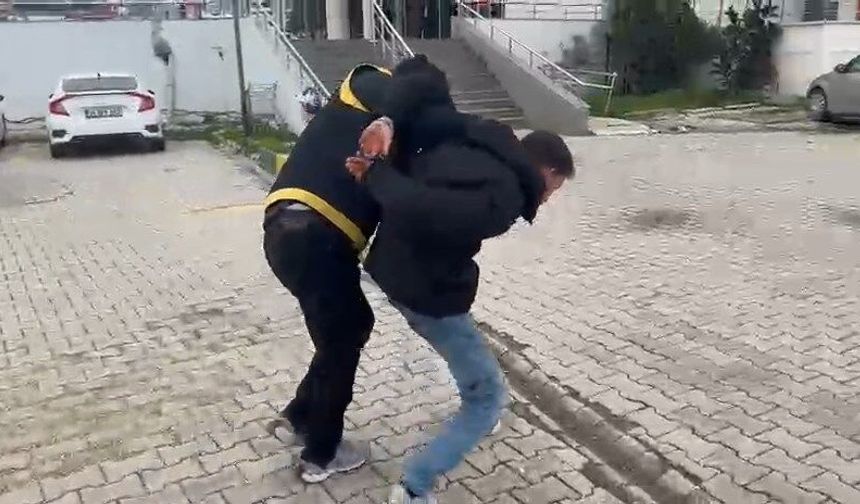 Tuvalette Kadınların Videosunu Çeken Yakalandı