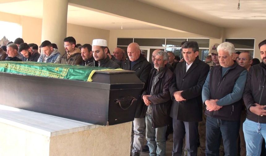 İsrail Füzesi ile vurulan Tır sürücüsü Fırat toprağa verildi