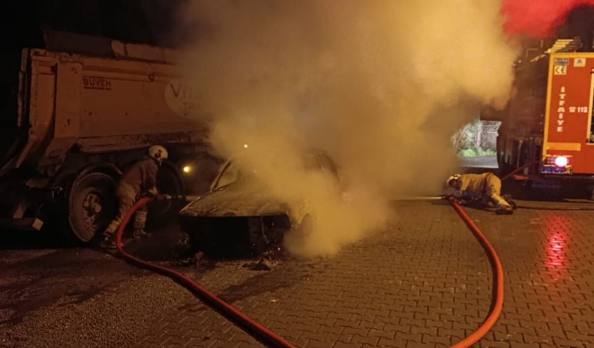 İskenderun’da araç yangını korkuttu