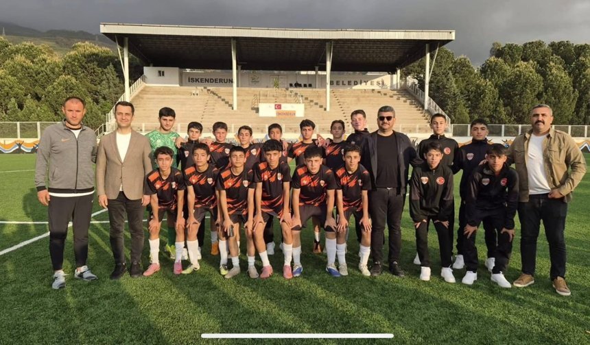 Erzin İSSOS Spor U15 Namağlup Şampiyon…