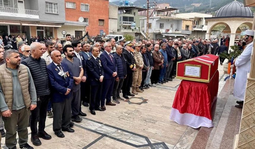 İskenderun’da Kore gazisine son görev