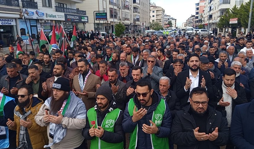 Filistin'de Hayatını Kaybedenler için gıyabı cenaze namazı