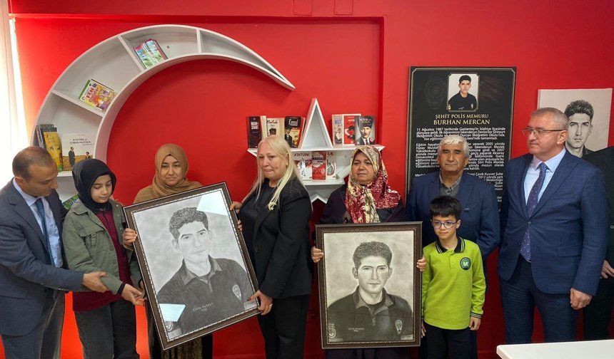 Kitap Geliriyle, Şehit Adına Kütüphane Açıldı