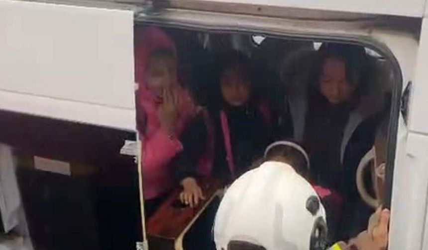 Hatay’da Selde Mahsur Kalan Öğrenciler Kurtarıldı