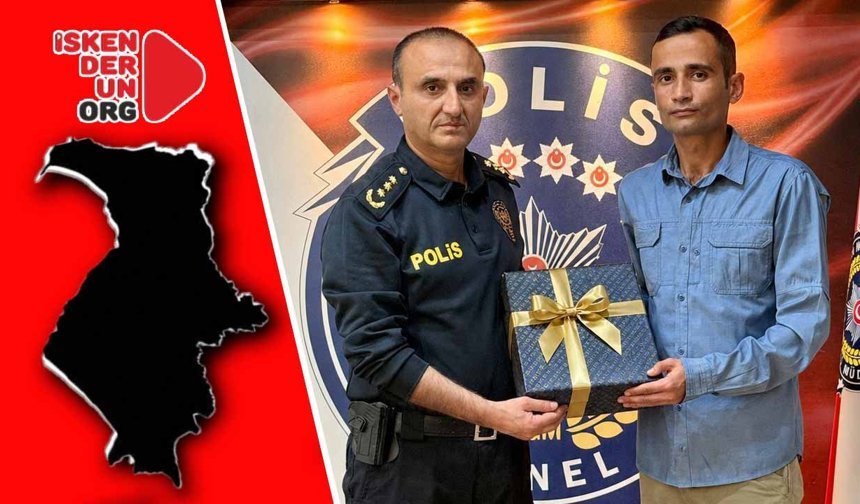 Öğrencilerle Tek Tek İlgilenen Polis Ödüllendirildi