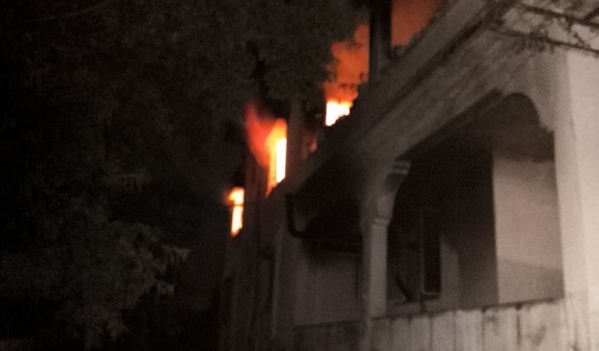 Reyhanlı’da iki mahallede mesken yangını