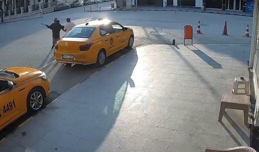 Satırlı saldırı anlar güvenlik kamerasında