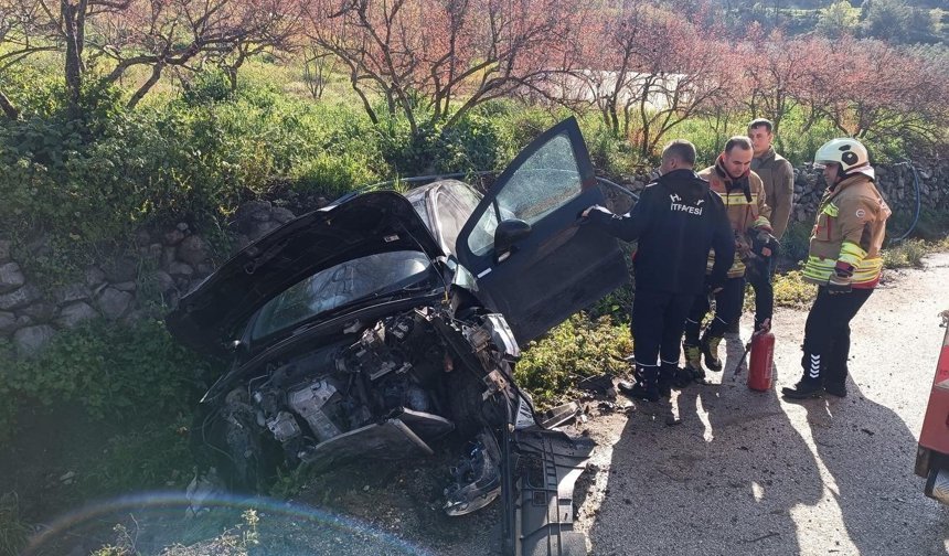 Yoldan çıkan otomobilden Yaralı Kurtarıldı