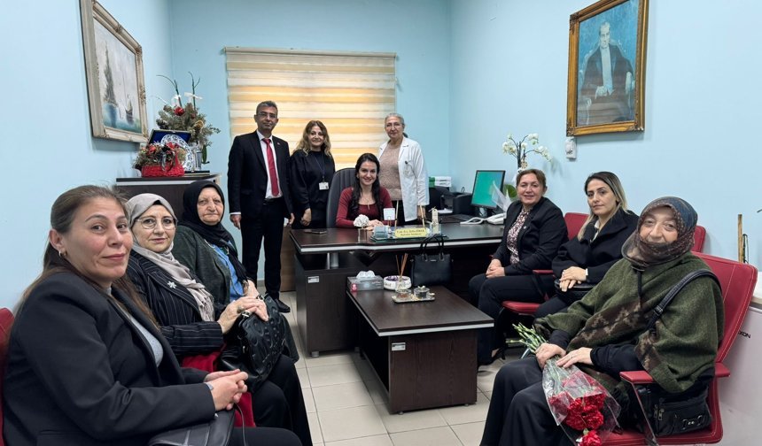 İskenderun KAÇEP’ten Hastaneye Anneler Günü Ziyaret