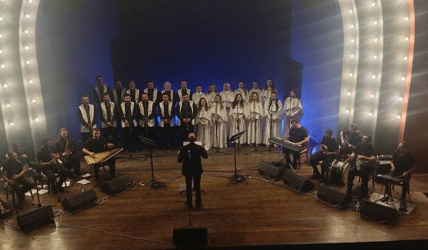 Tarihî Meclis Binası'nda Medeniyetler Korosu Sahne Aldı