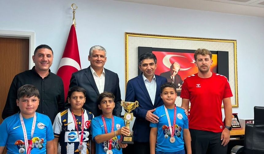 Bocce Bowling ve Dart Yarışması'nda derece yapanlara ödül