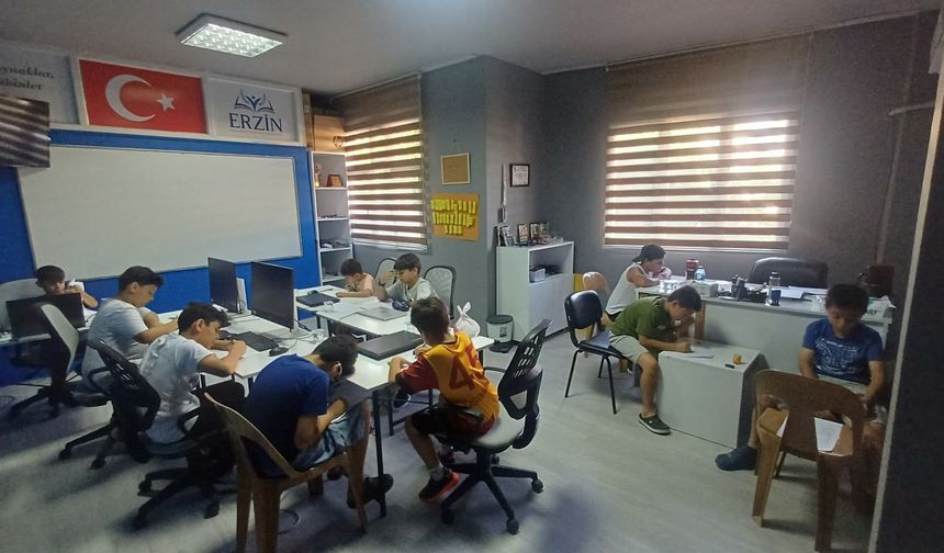 Erzin'de Yapay Zekâ ve Robotik Kodlama Sınavı…
