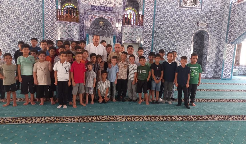 Kur’an Kursu Öğrencileri Harçlıklarını Gazze’ye Gönderdi