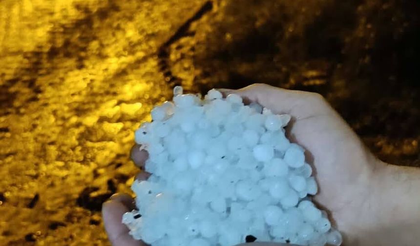 Fındık Büyüklüğünde Dolu Şaşkınlık Yarattı
