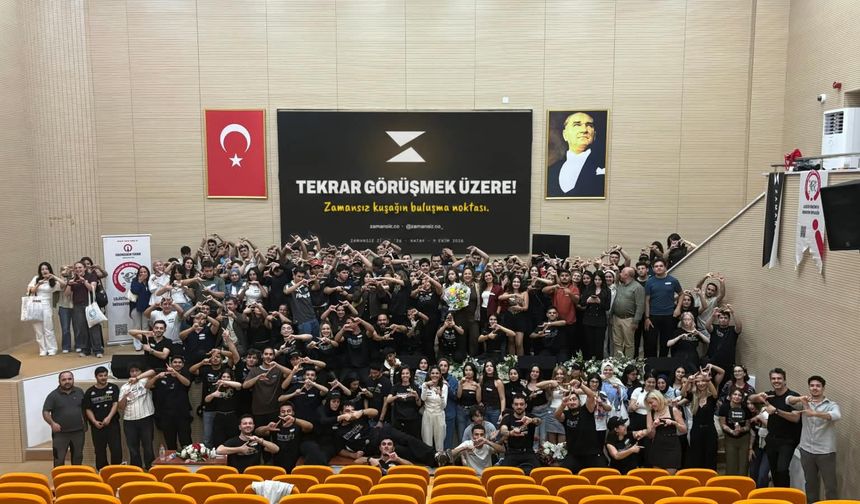 “Yapay Zekâ Çağında İnsan Olmak” Tartışıldı