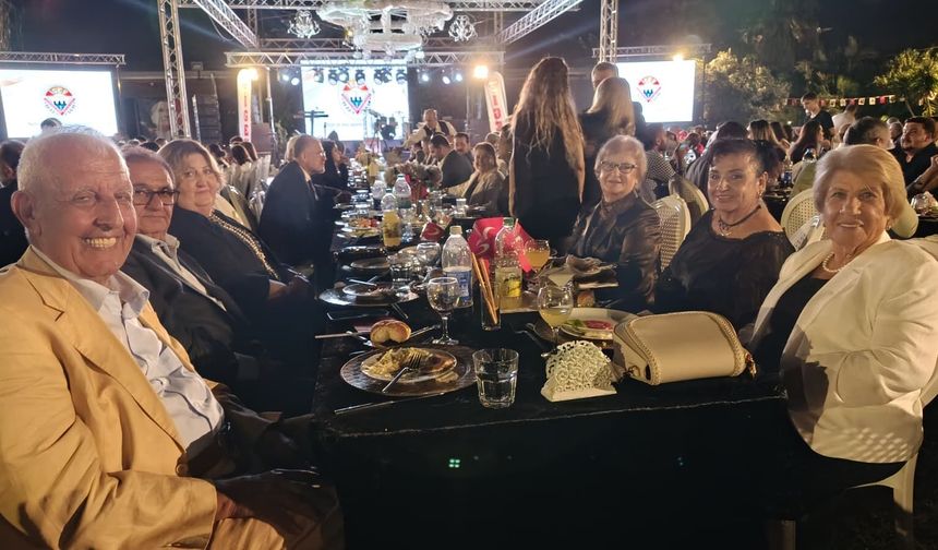 İGEV Cumhuriyet Balosu’nda Kurtalan Ekspres Sahne Aldı