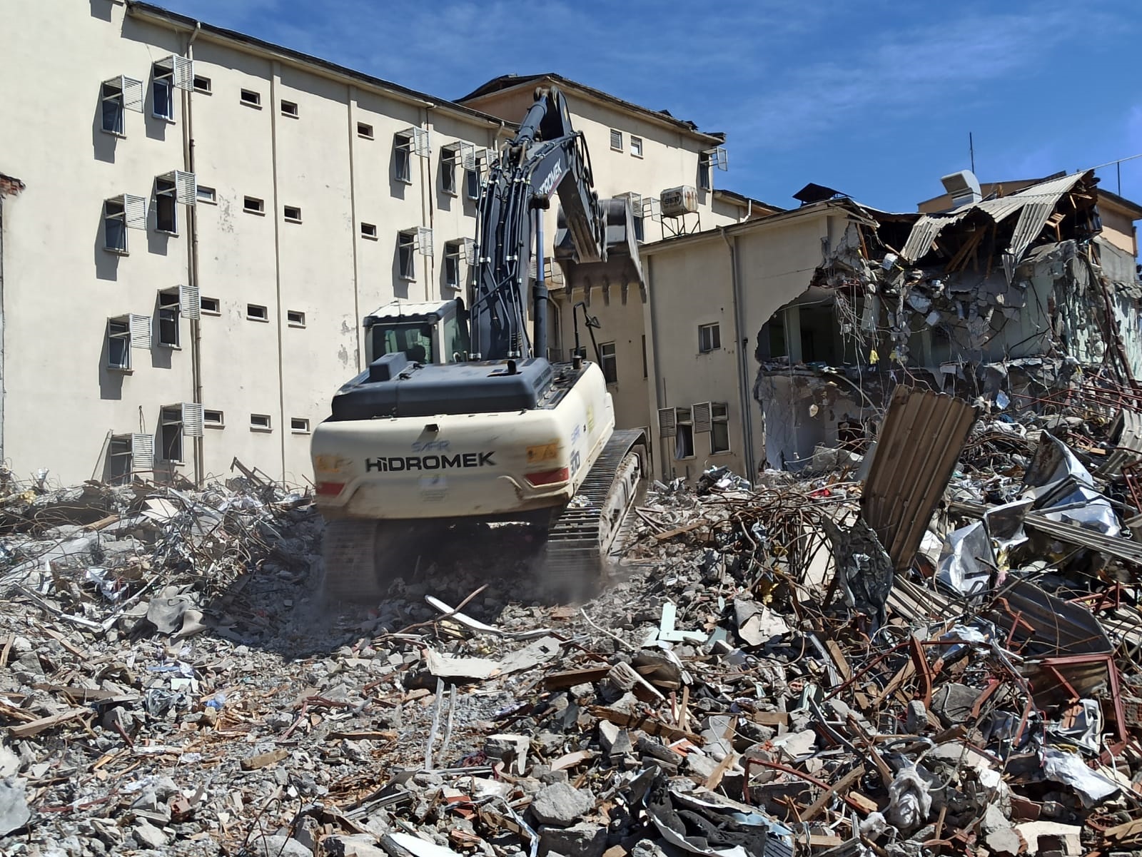 6cf9e5f7-4148-4e01-9adf-1d4329c7941e