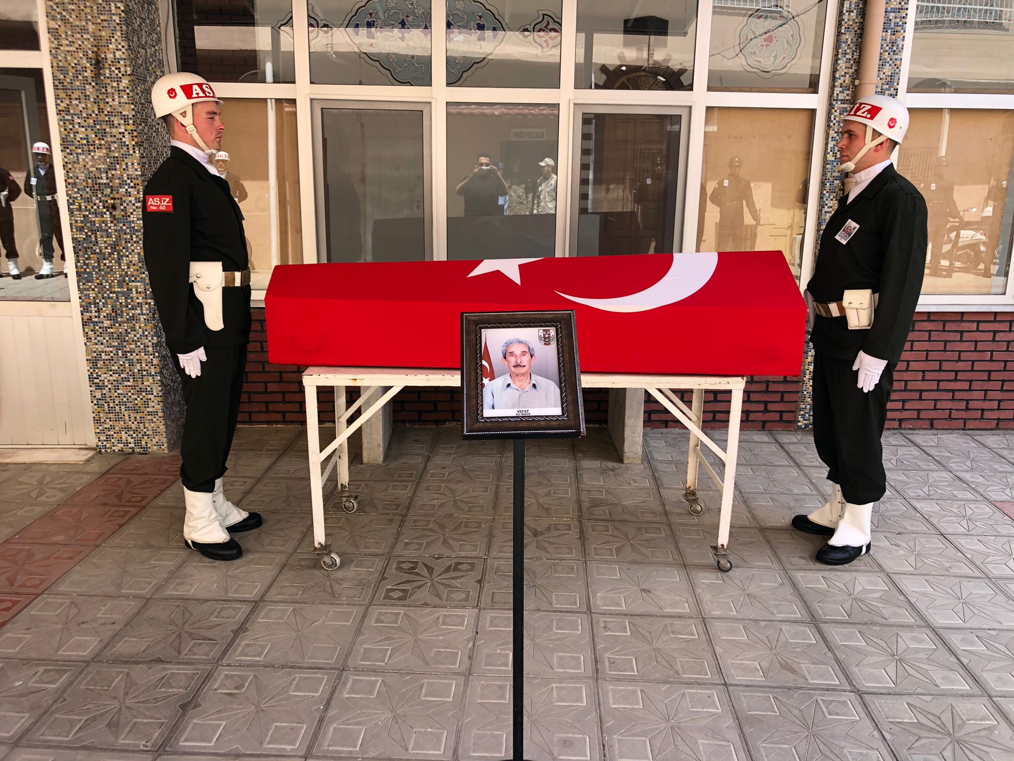 c63bbcb8-8a43-438c-bddb-b1c8c8c4e7db