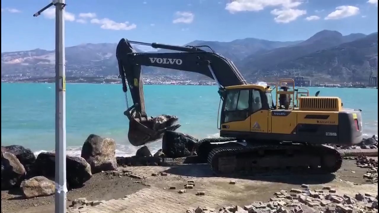 ortak-calismayla-sular-cekildi.mp4_snapshot_01.58.653-1