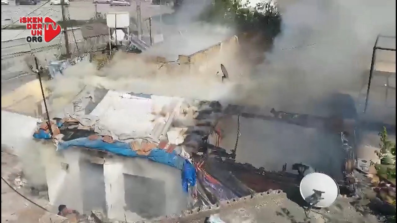 terk-edilen-binada-yangin.mp4_snapshot_01.26.223