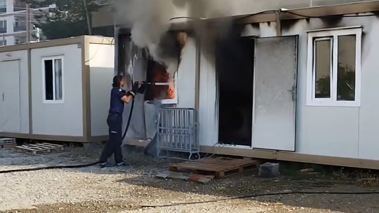 konteyner-yangini.mp4_snapshot_00.35.846