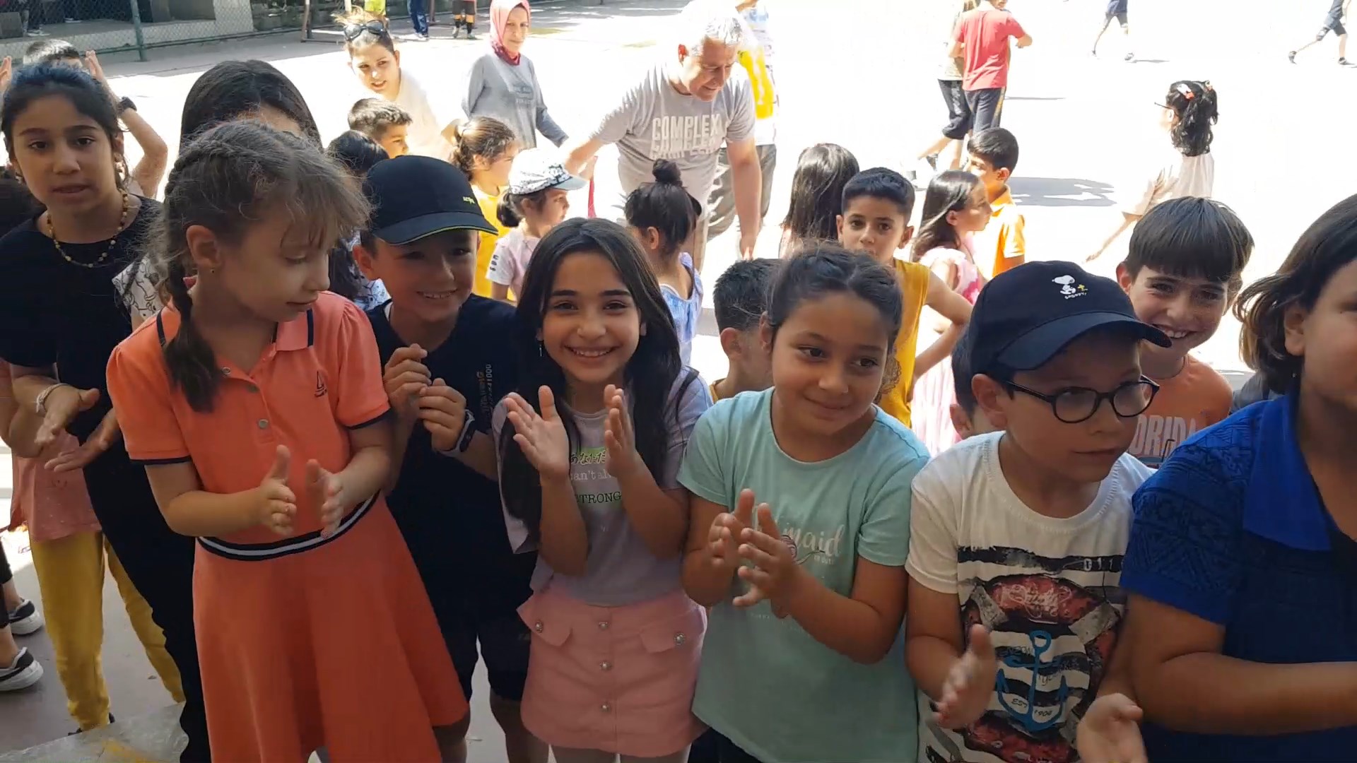 ÖĞRENCİLERE MORAL ETKİNLİĞİ.mp4_snapshot_03.27.586