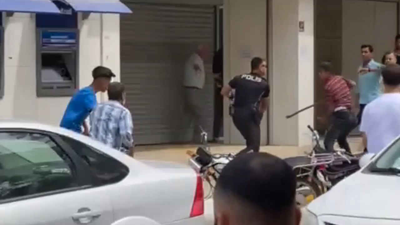 reyhanli-kavga.mp4_snapshot_00.35.015