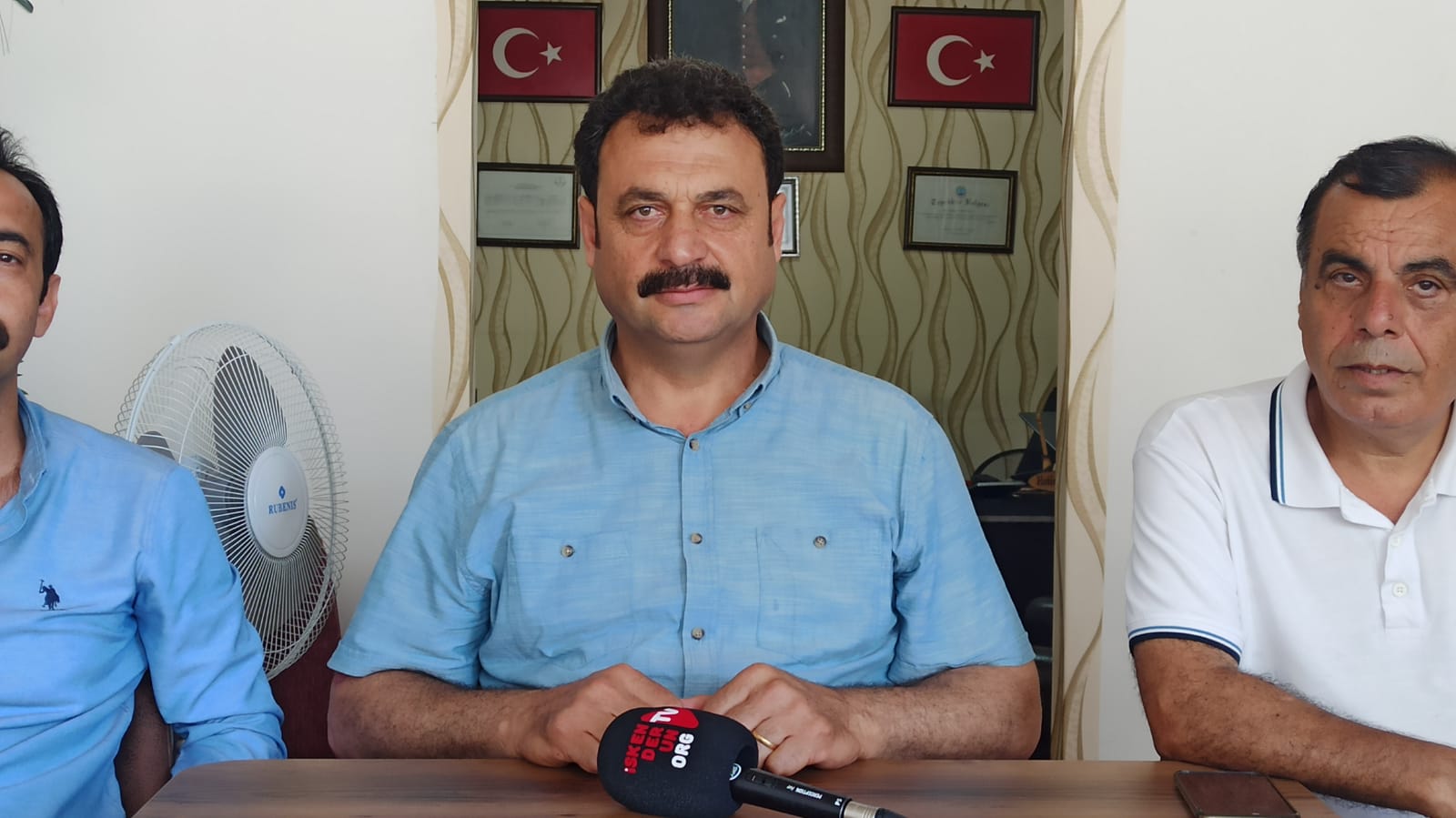 74ef2576-eaf0-44ab-a0c2-b8aa7d834cc4