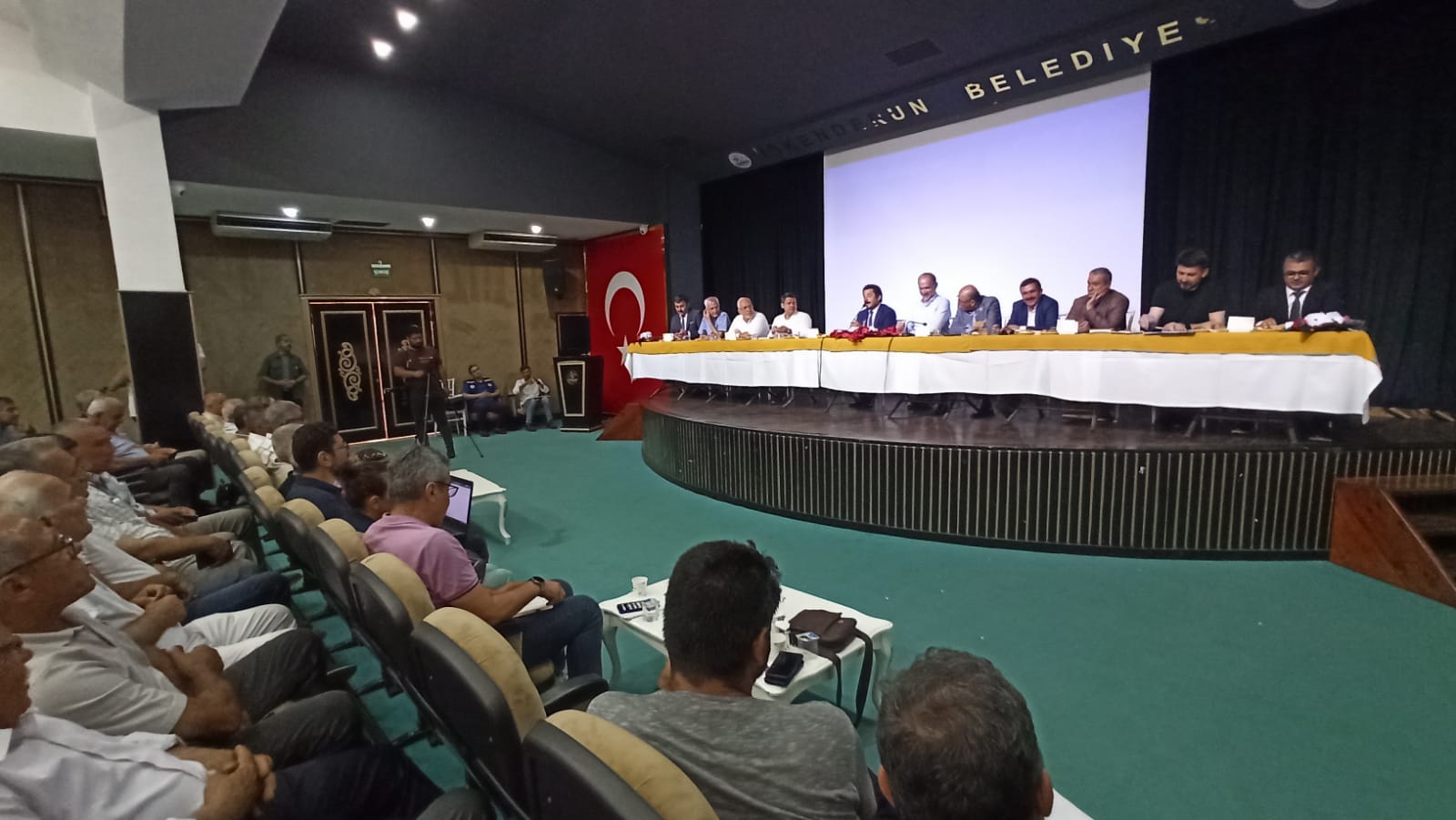 a079c92e-423b-41b0-aaf9-127bd6e538f5-1