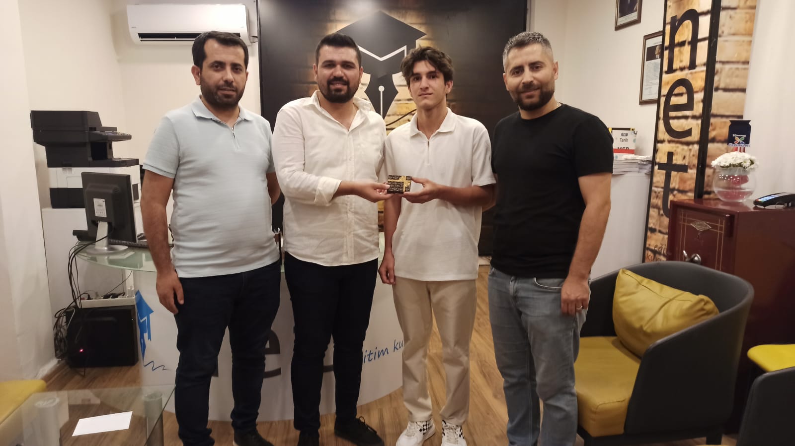 b3f8c2a6-8f7a-4eda-9637-2302a9e8ba23