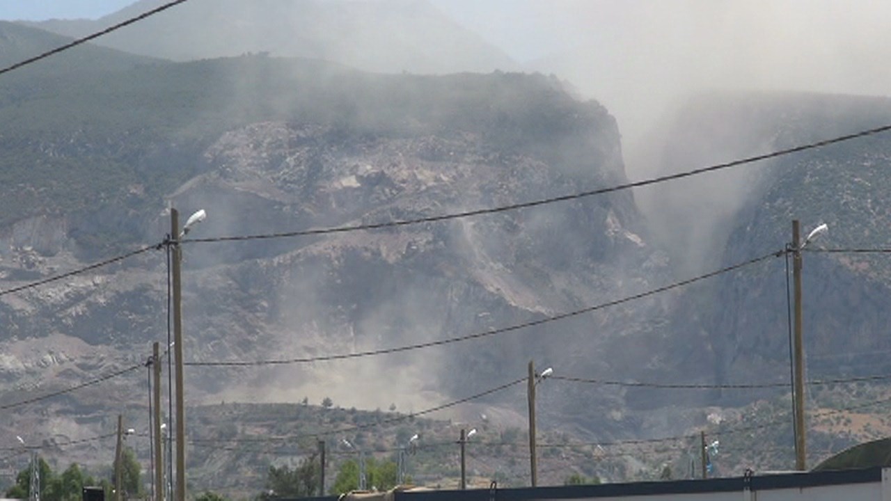 taş ocağı toz dumanı.mpg_snapshot_00.40.797