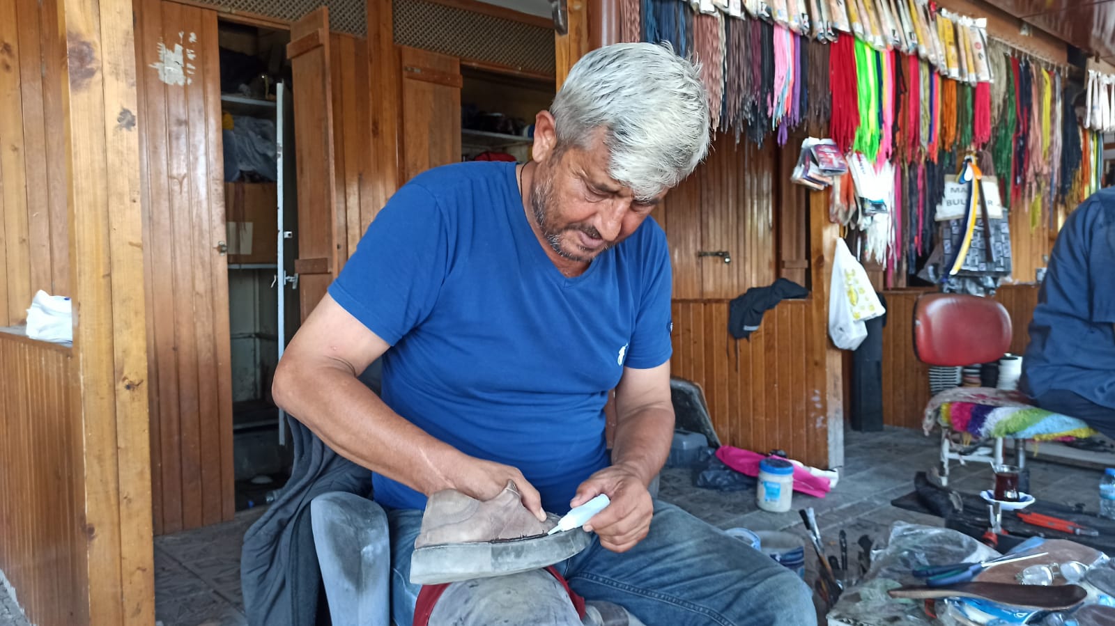 6dd1ed1b-93b0-4b99-af85-bc3a35ccc1ba