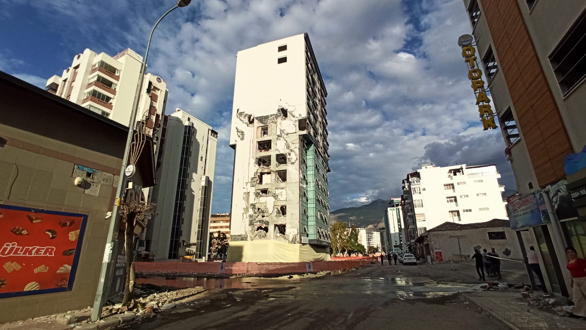 5b93425f-5c2a-4445-b93b-6b3d3fcab0b4