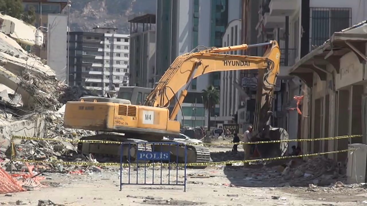 patlama sonrası.mp4_snapshot_00.28.713