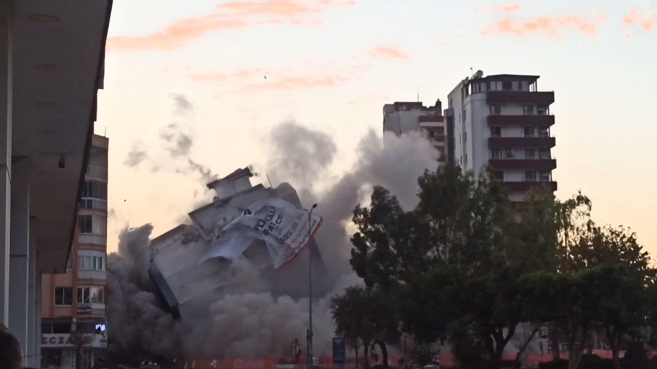 patlama.mp4_snapshot_02.21.254