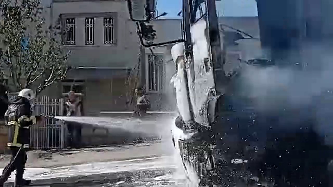 gedikte-kamyon-yangini.mp4_snapshot_00.24.623