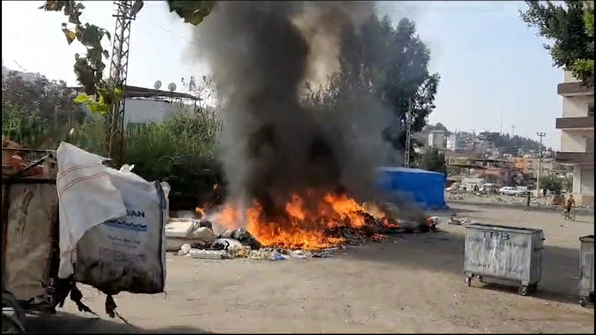 HURDACILARIN ATIKLARI YANGIN .mp4_snapshot_00.40.874