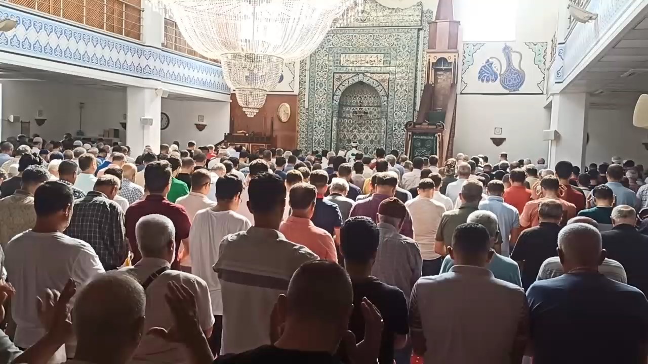 hutbe ve cenaze namazı.mp4_snapshot_03.30.000