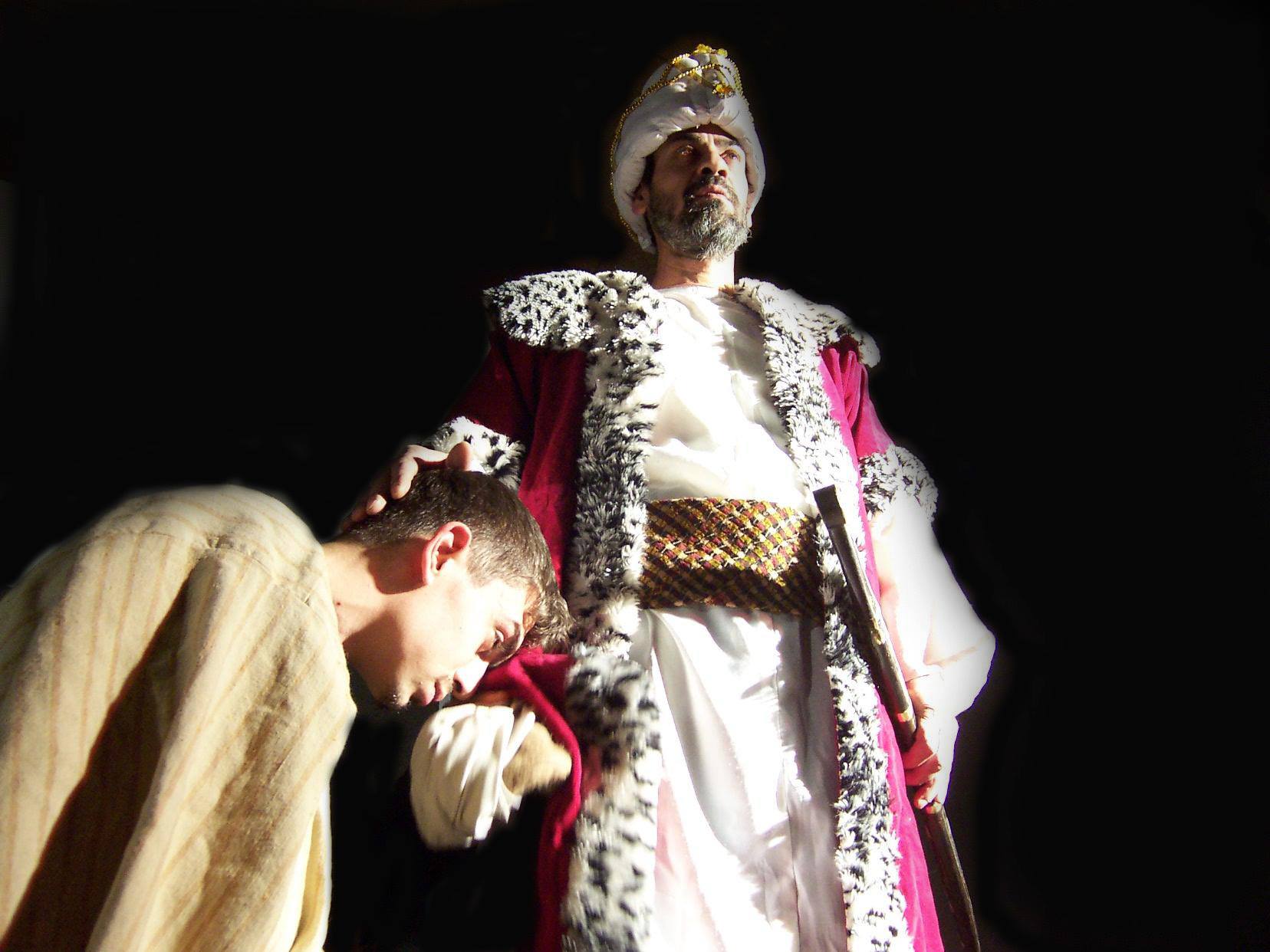 1239356_1412503435630101_488629637_o