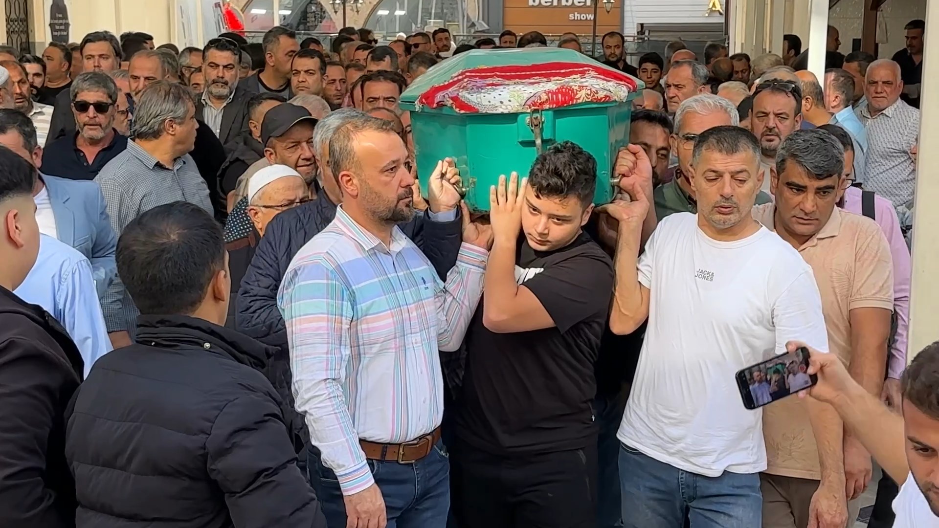 YILDIRIMÖZ CENAZE ORG.mp4_snapshot_01.31.558