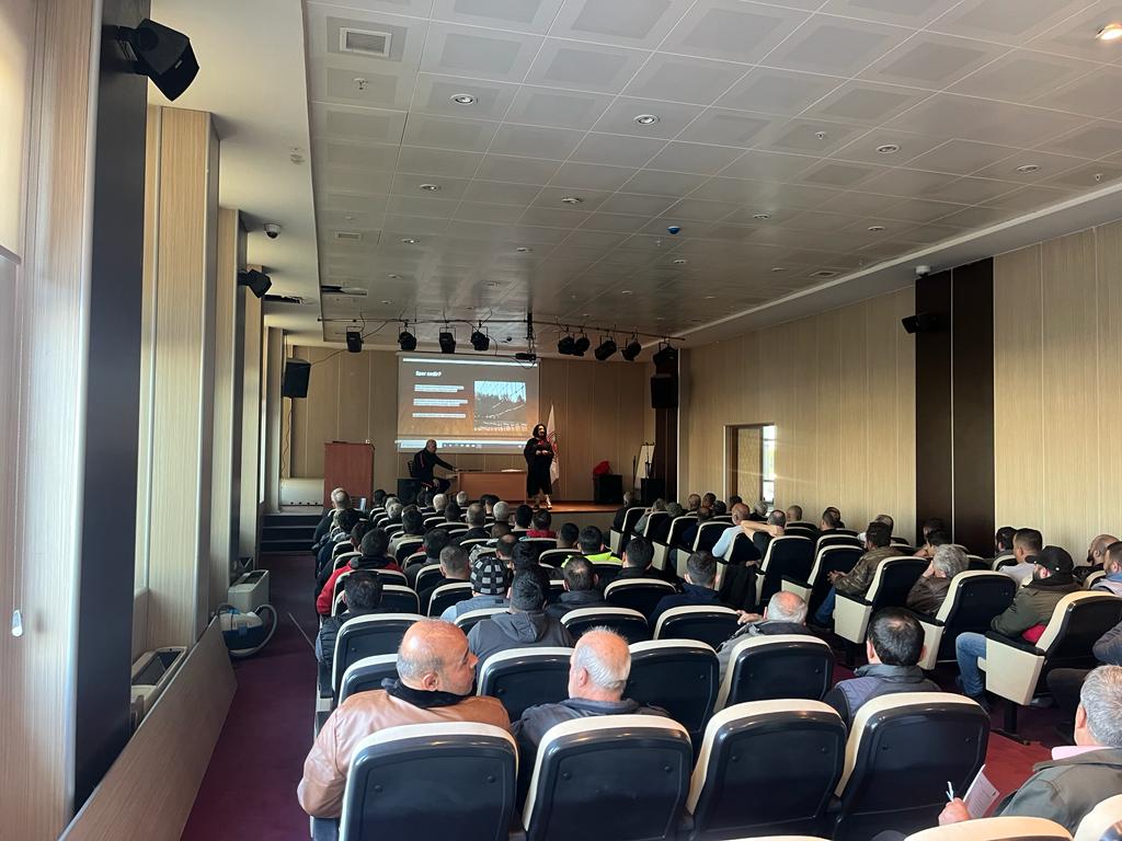 26bb61f5-1c4e-46e3-8c0e-93b559bd0cf9