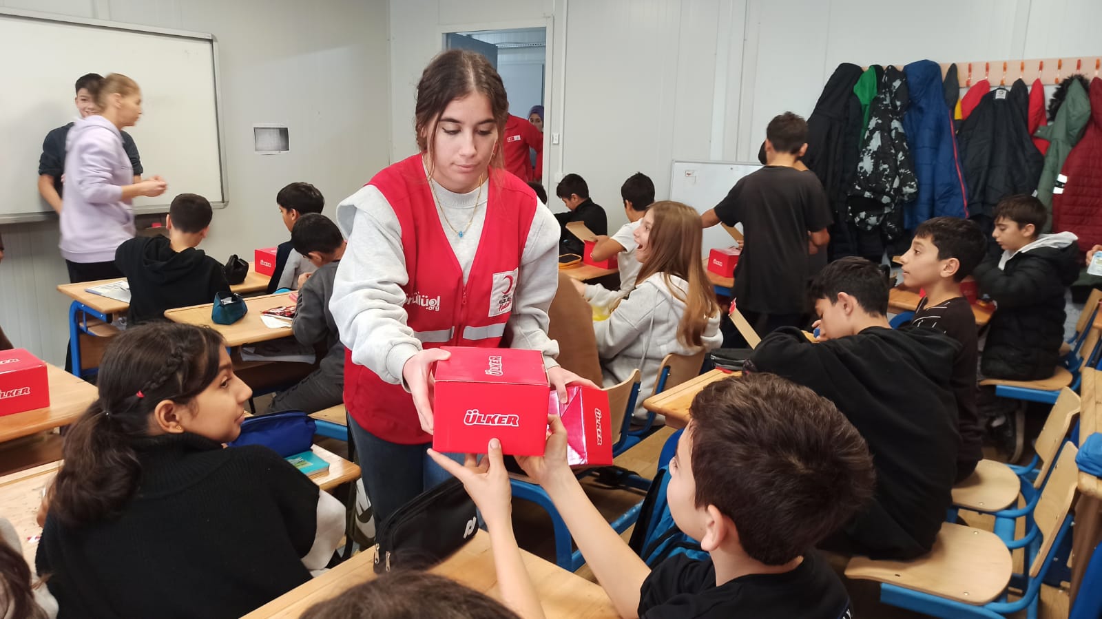 41f51c98-d9d9-4b9a-a43c-3d39fdabae7b