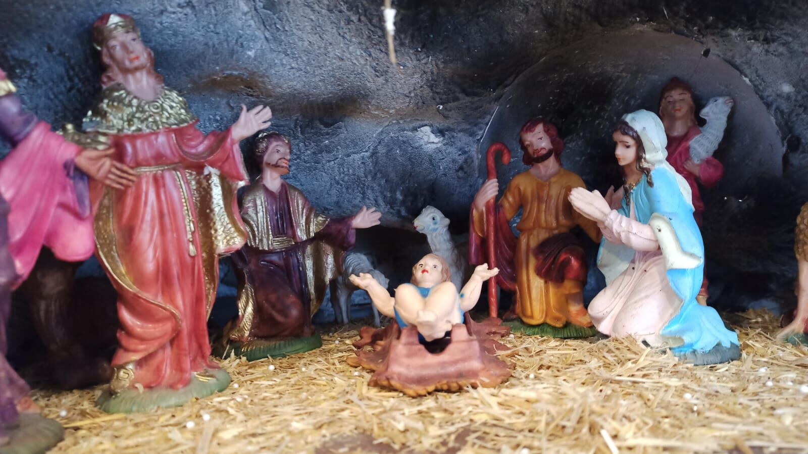 5a8af2a4-2f17-4f46-9401-3136faebd703