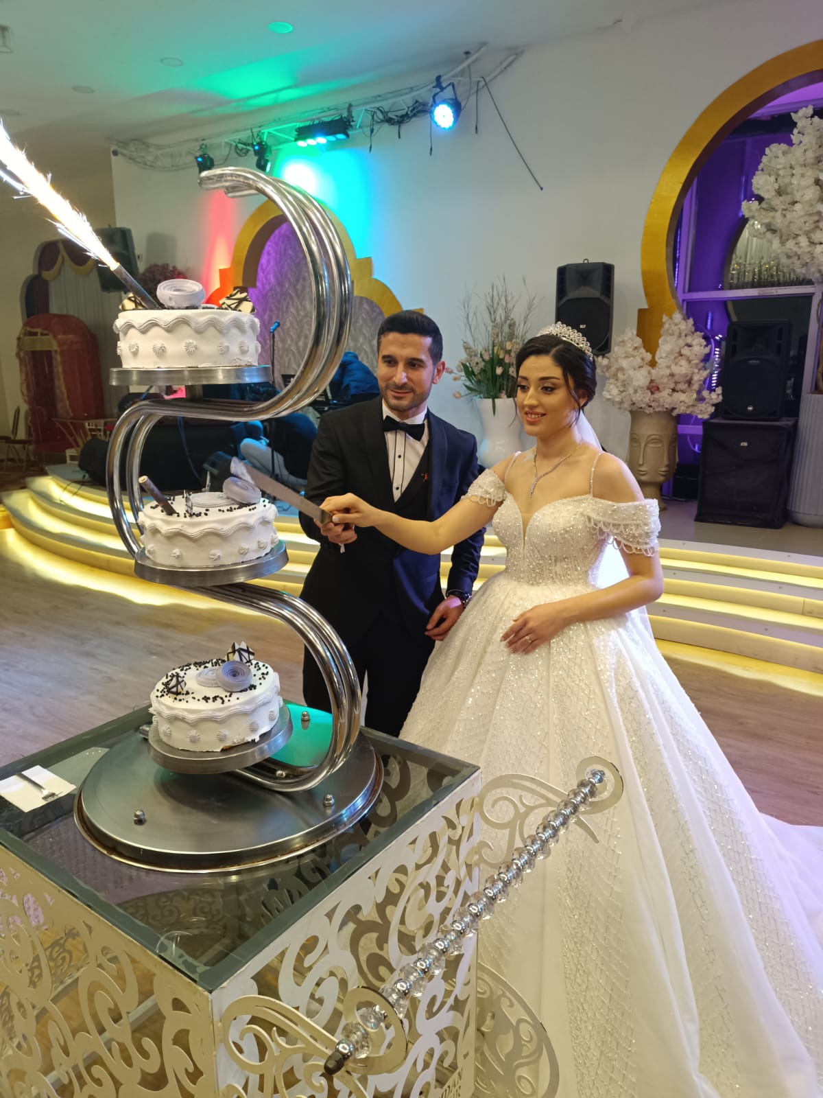 6f6b46e1-583c-4d9a-8552-a61e24d7435d