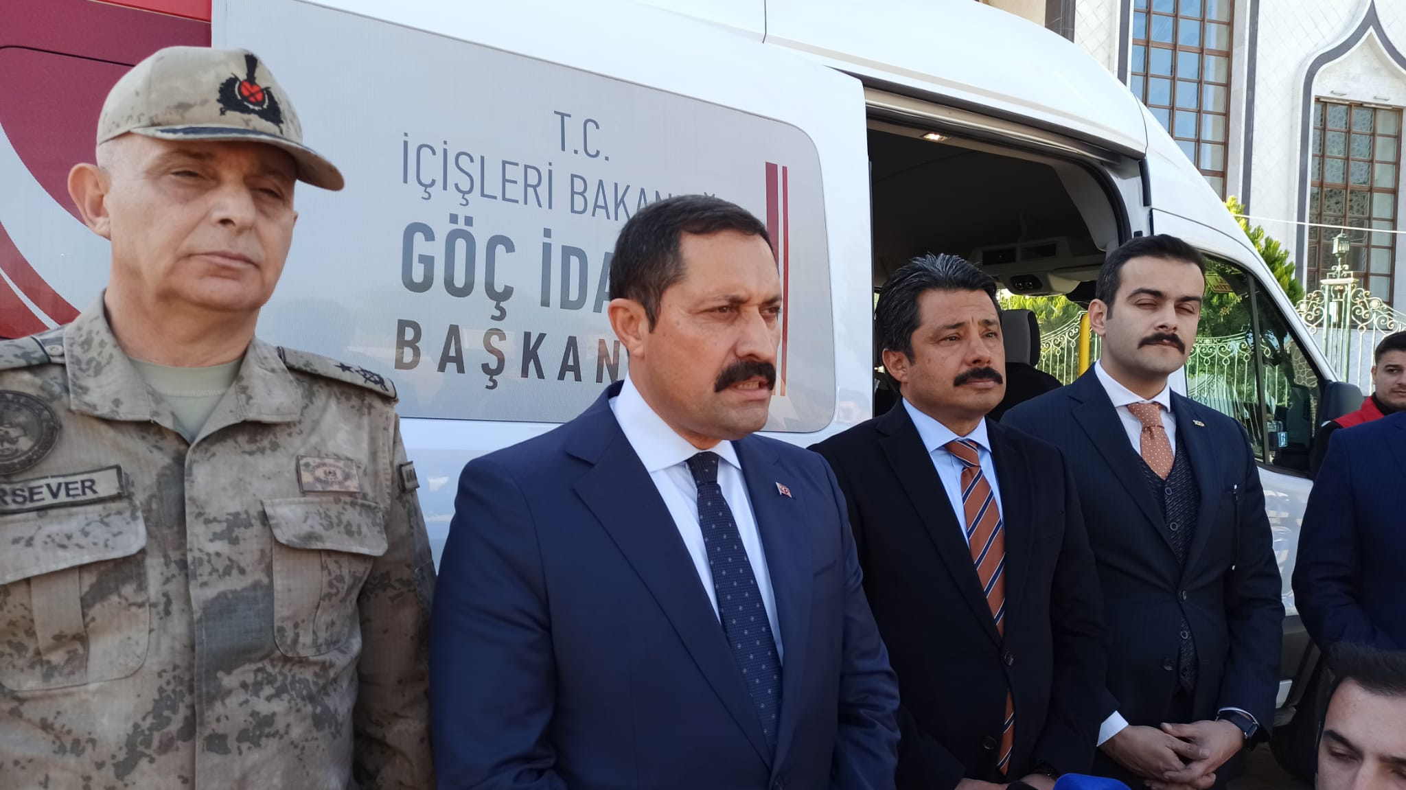 a62f055f-2e25-407d-a834-7bd5c9f9fcf1