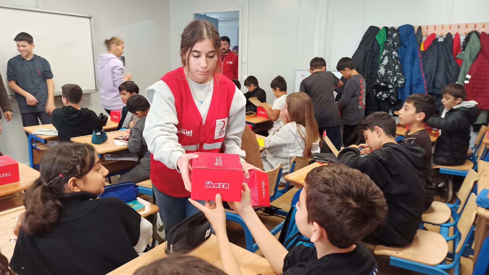 e8f02ae3-414c-4701-98ad-af656fff8b00