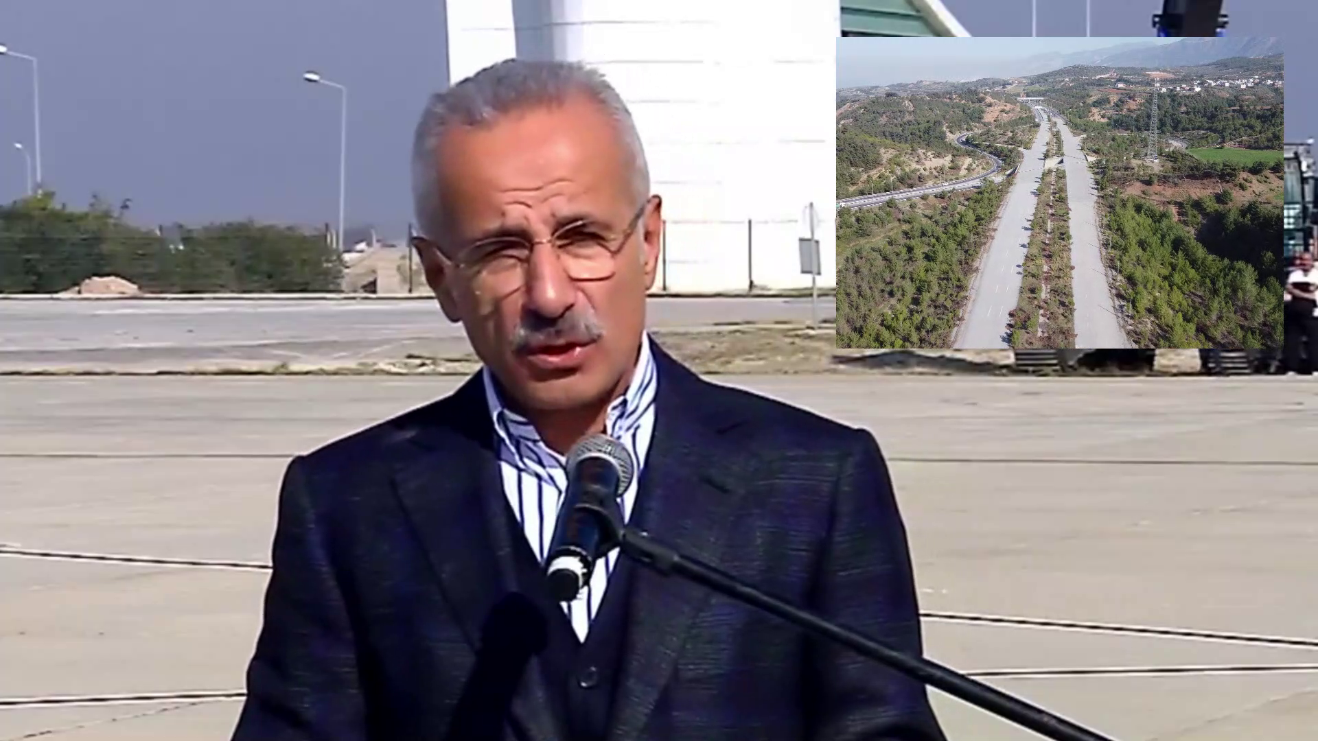 vlcsnap-2023-12-04-15h40m39s983