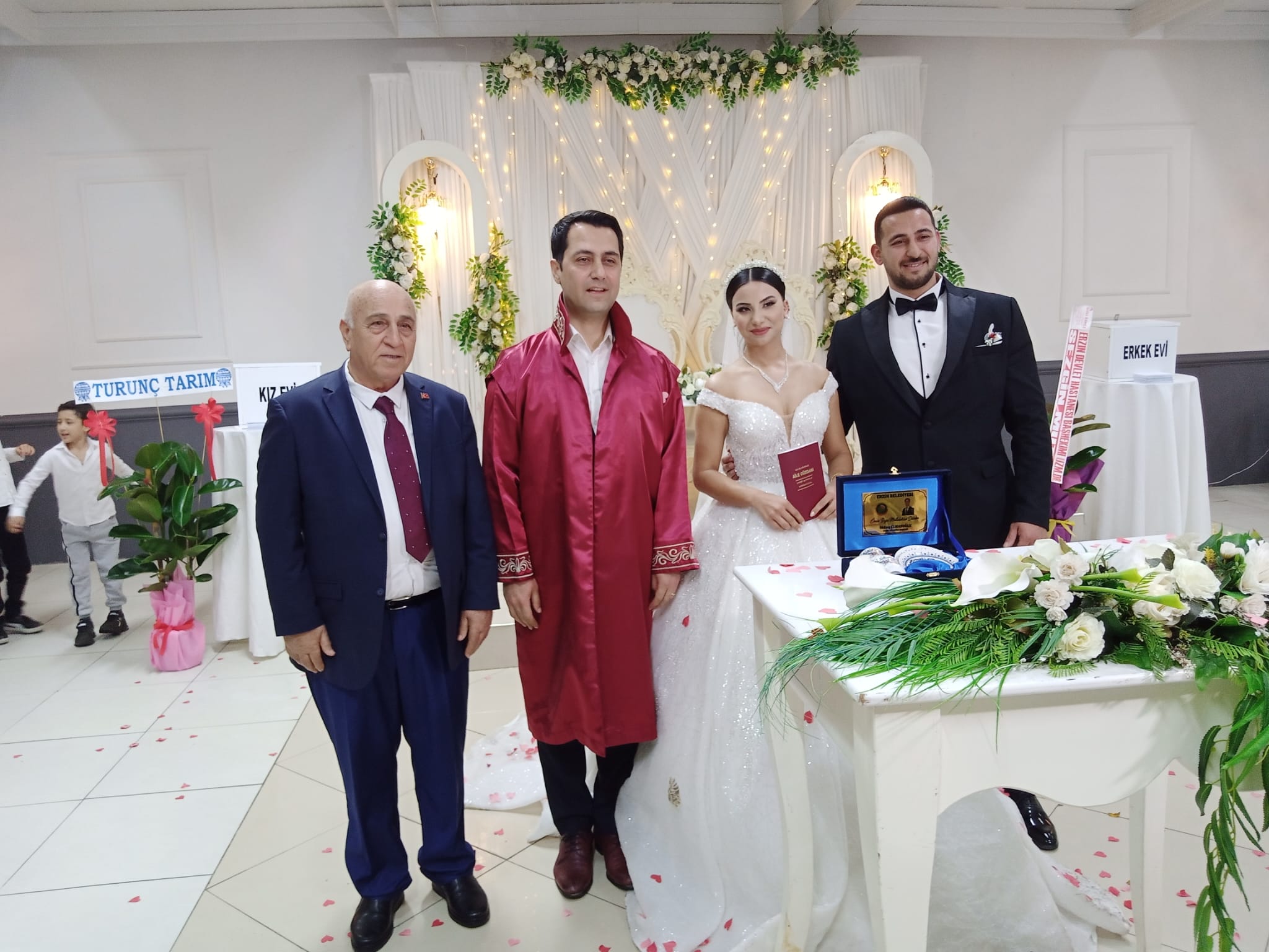 4f515df1-5c38-4aeb-bab4-4acf4eb5af85